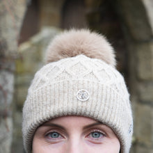 Charger l'image dans la galerie, Bonnet MIA - Beige