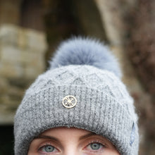 Charger l'image dans la galerie, Bonnet MIA - Gris