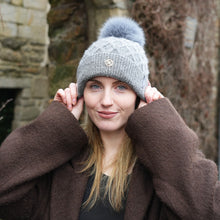 Charger l'image dans la galerie, Bonnet MIA - Gris