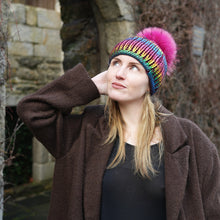 Charger l'image dans la galerie, Bonnet DINA - Arc en ciel