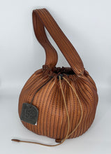 Charger l'image dans la galerie, Sac Rond Cuir - Camel