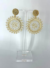 Charger l&#39;image dans la galerie, Boucles/Clips d&#39;Oreilles MINI ESPAGNOLA - Blanc
